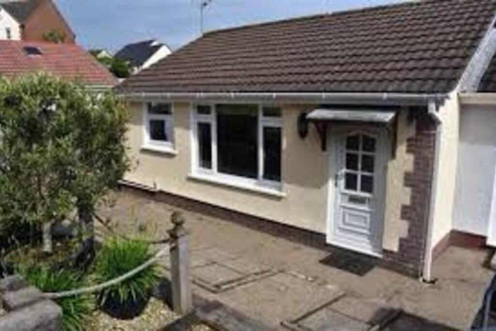 Bungalow A Few Minutes From The Sea. ザ・マンブルズ エクステリア 写真